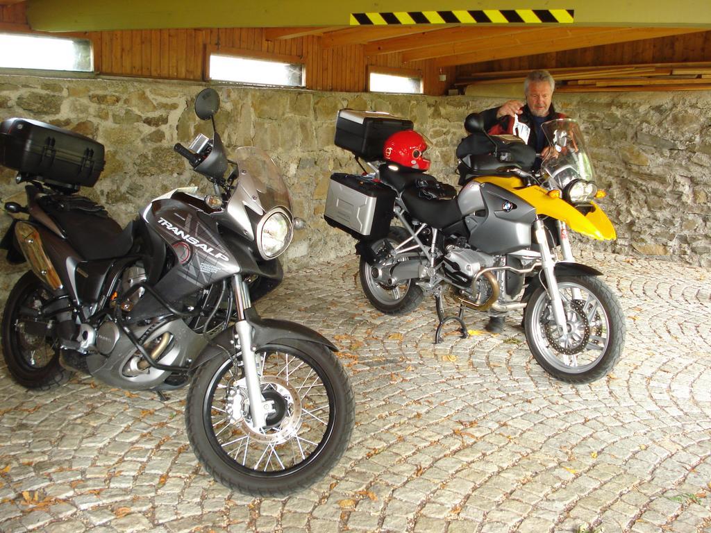 Gasthof Pichler Bruck an der Mur Buitenkant foto